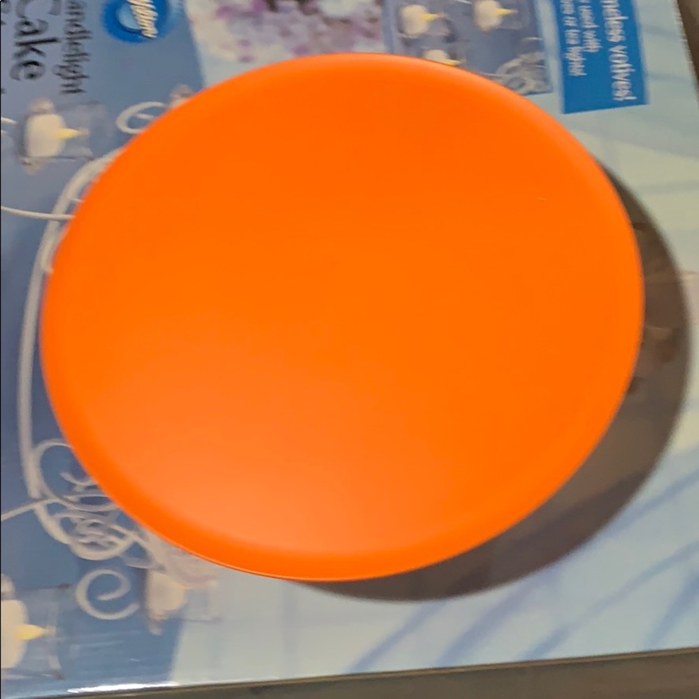 Tupperware 1.5 L bowl with Lid